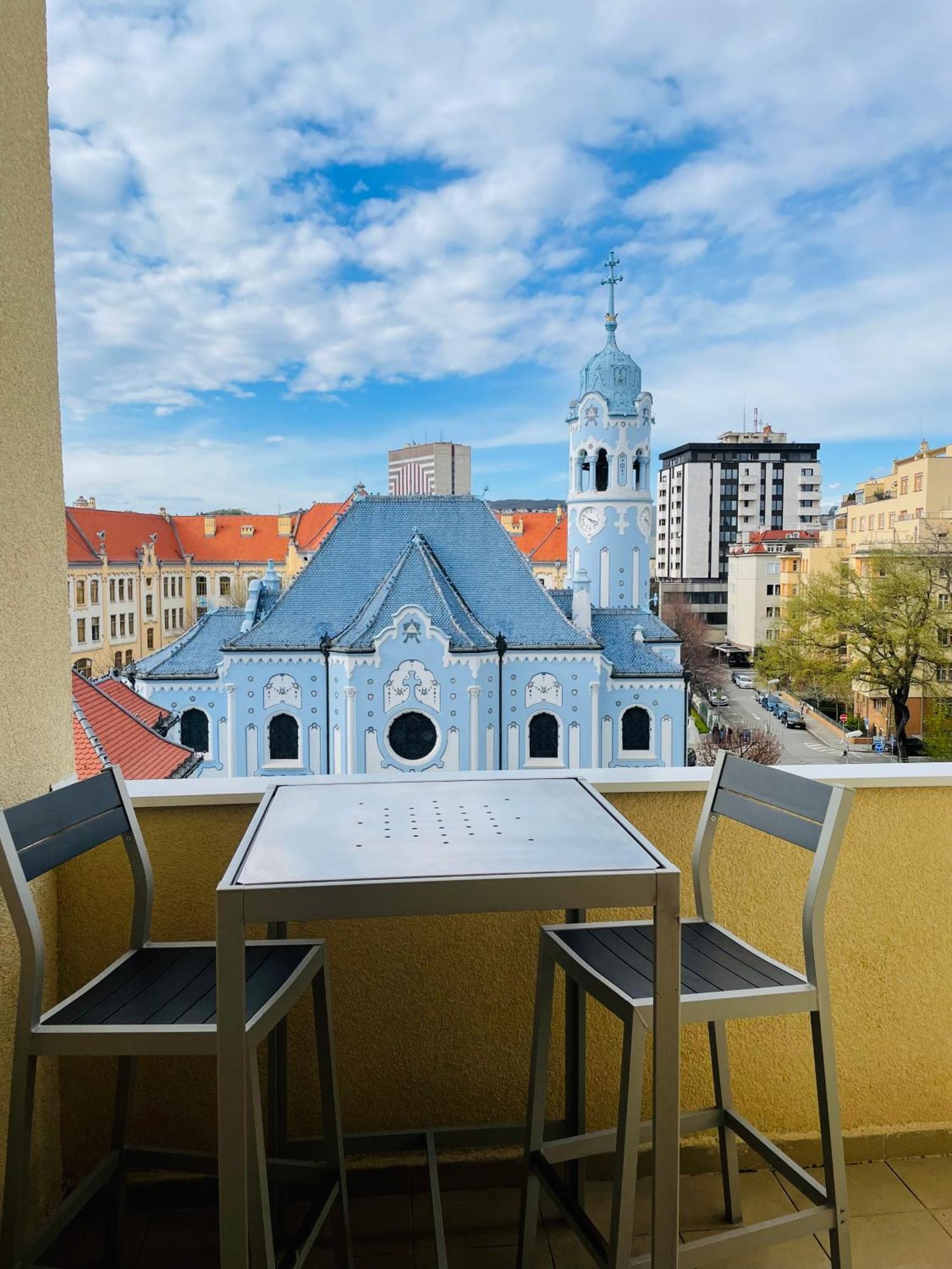 Apartman Blue Church Views - Central, Quiet, Bright - 4th Floor Corner 125m2