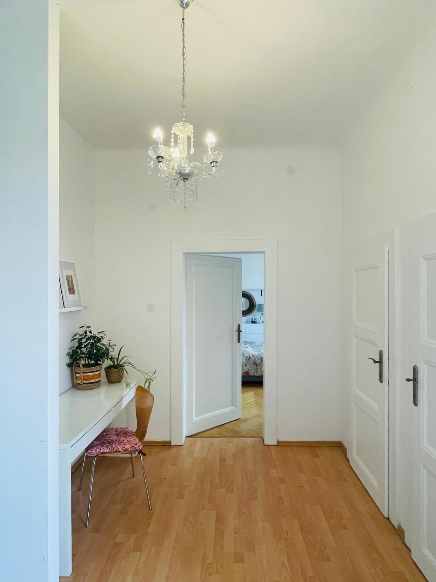 Apartman Blue Church Views - Central, Quiet, Bright - 4th Floor Corner 125m2